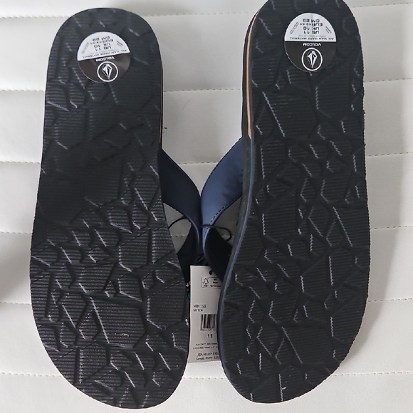 MEN Volcom Black and Blue Flip Flops SIZE 11 - Picture 4 of 7